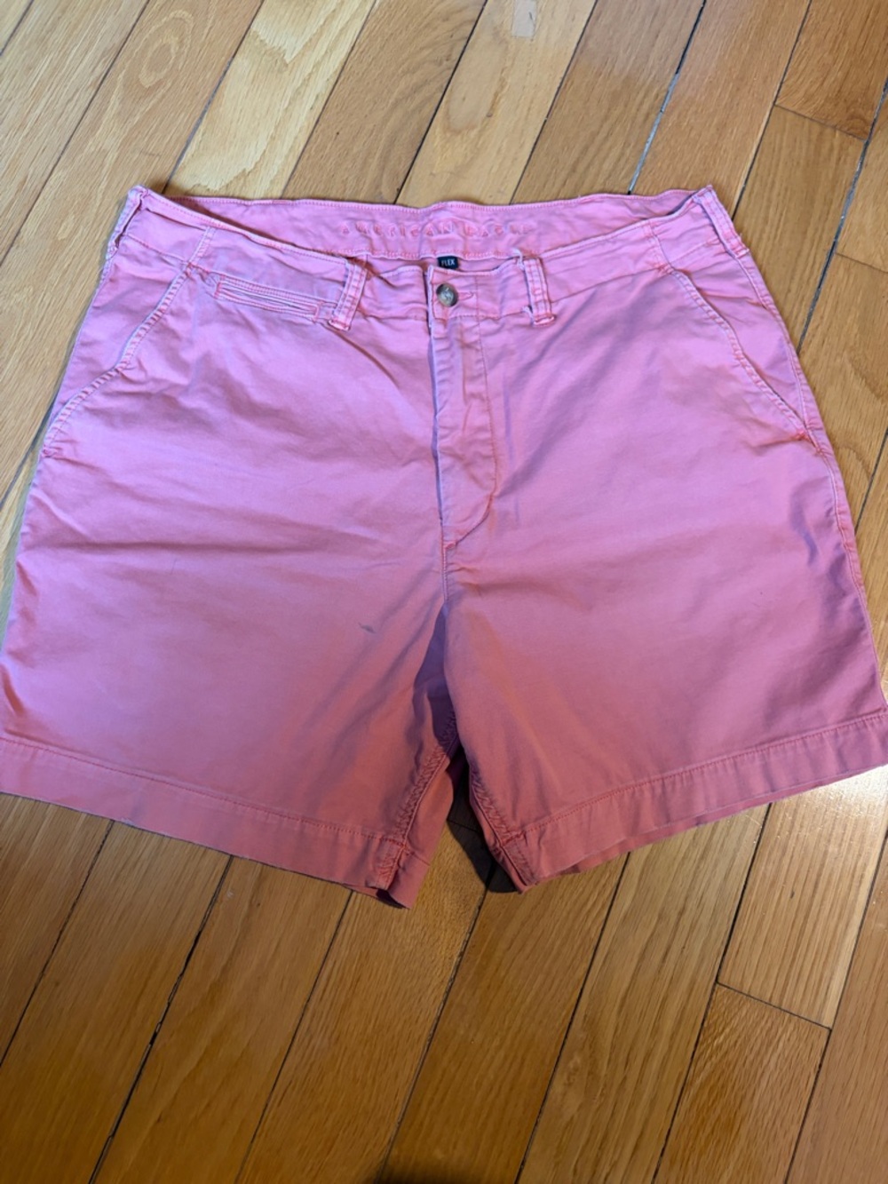 American Eagle Outfitters Pink Men’s Flat Front Cotton Shorts sz 38 Salmon color